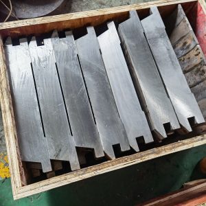 Spacers and Fixed Knives